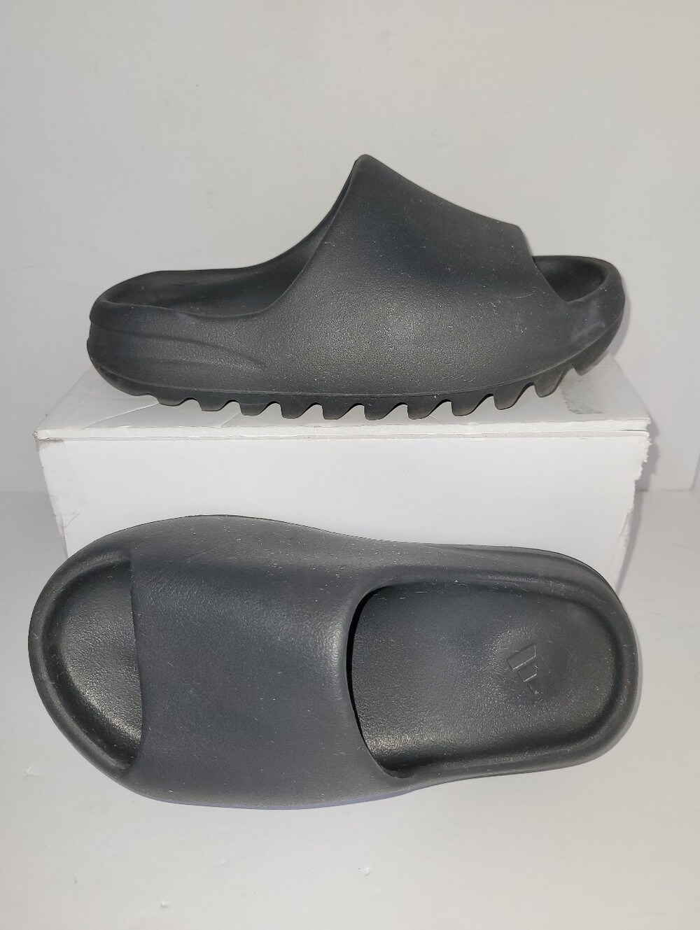 Adidas Yeezy Size 4 Kids Onyx Black Slides